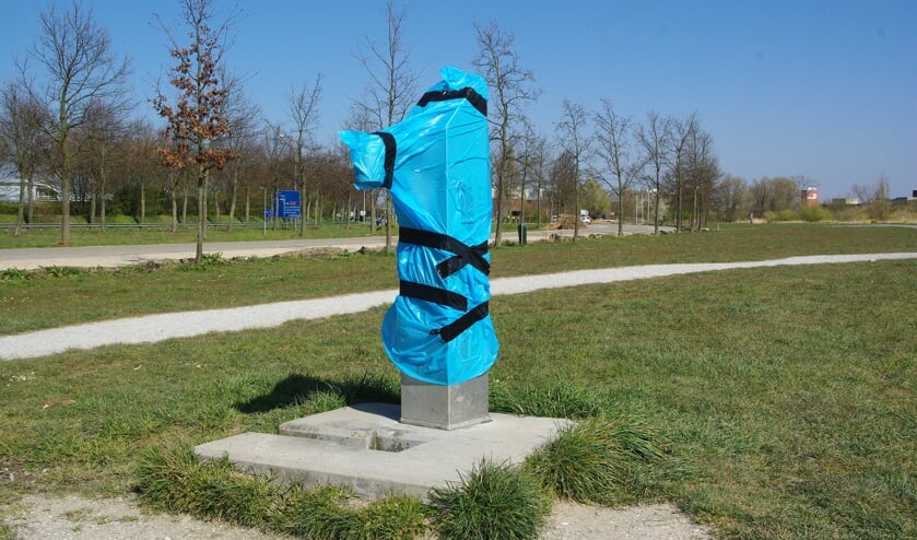 De eerder ingepakte Dunea-kraan bij de Klinkenbergerplas. | Foto Willemien Timmers