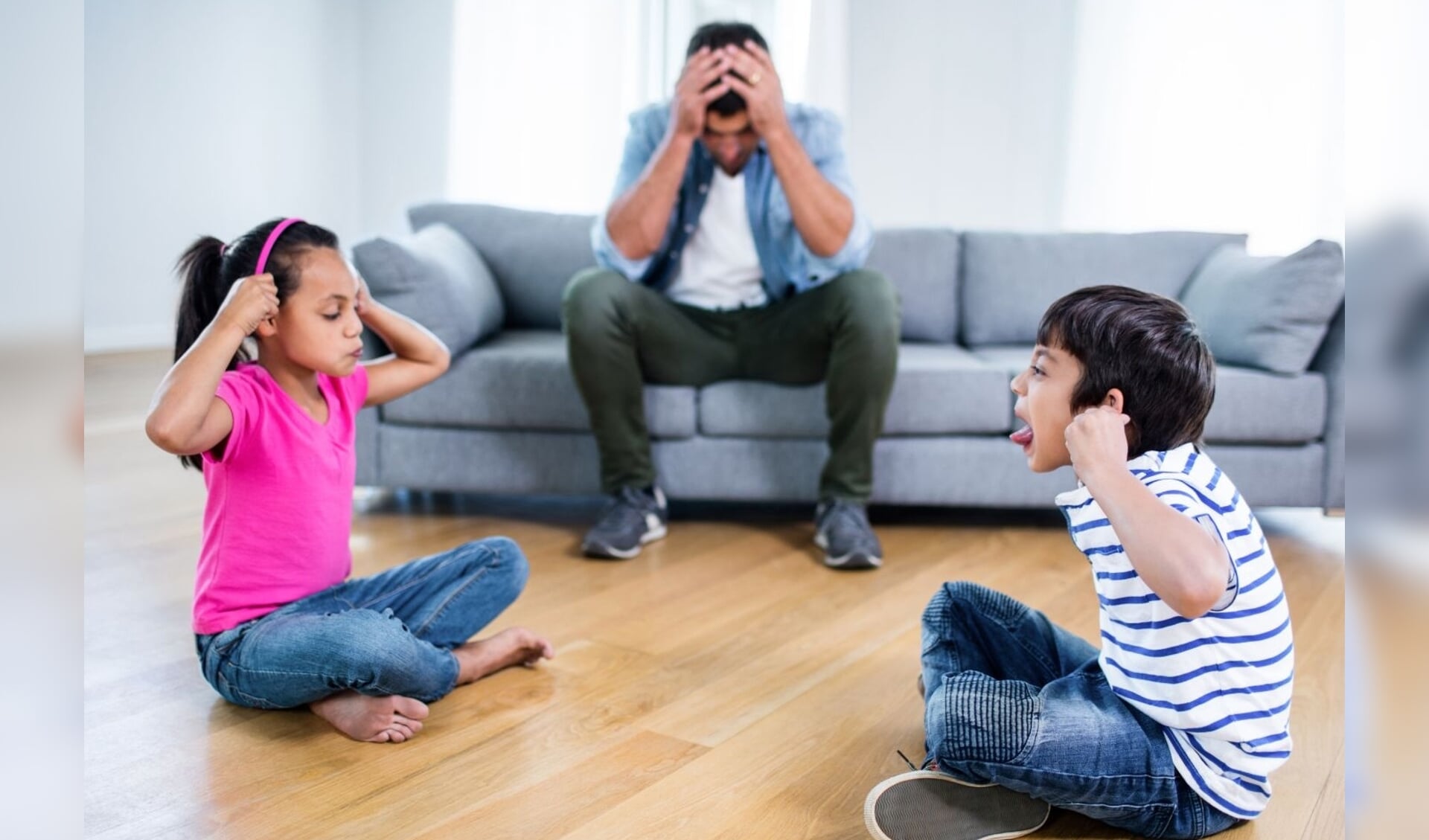 Hoe ga je om met ruzies tussen je kinderen en conflicten tussen jou en je kind? Het CJG webinar geeft handvatten. 