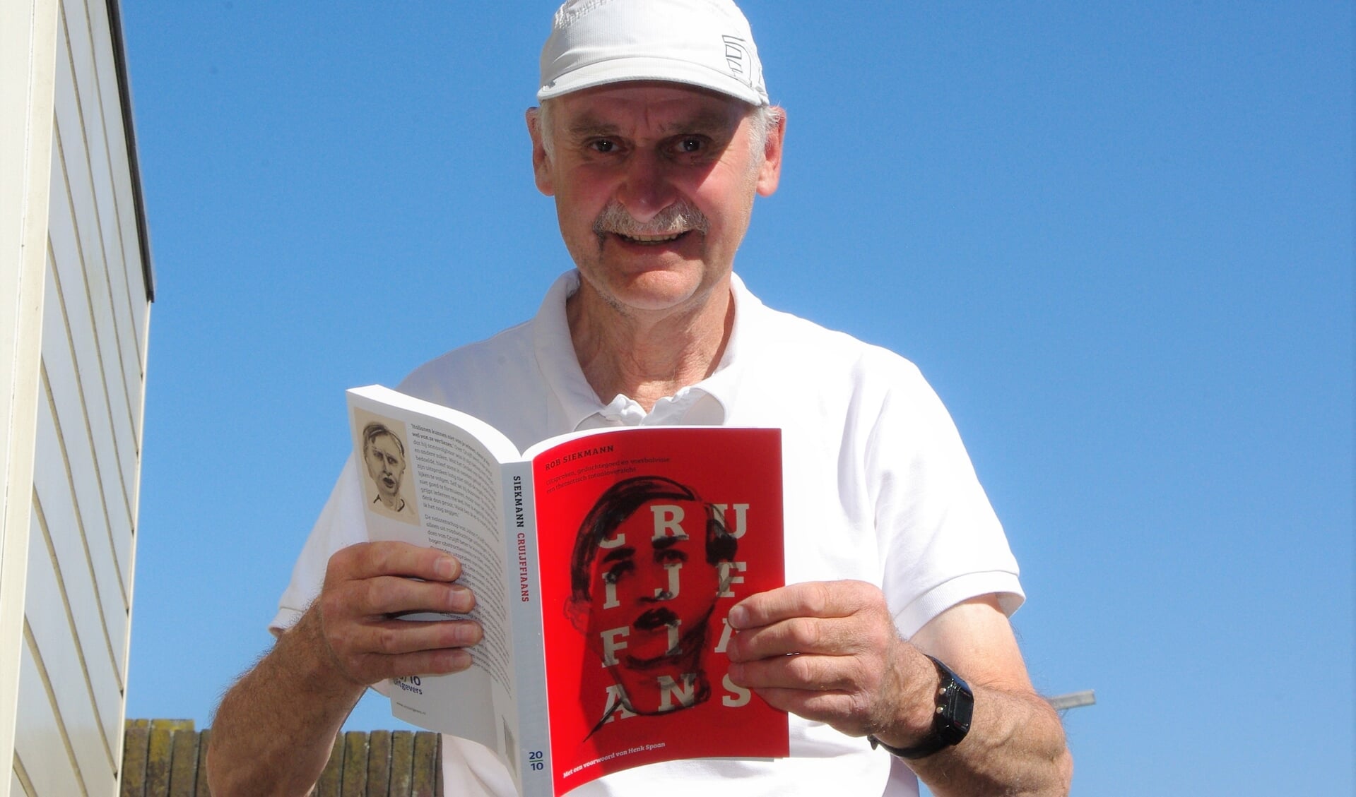 Rob Siekmann: 'Ik hoop dat mensen door dit boek diepere kennis krijgen van de uitspraken van Cruijff. Hij was een echte filosoof'. | Foto Willemien Timmers