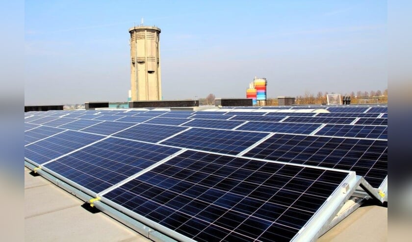 Zonnepanelen op het dak. Maar die kunnen ook in een weide. Of niet?