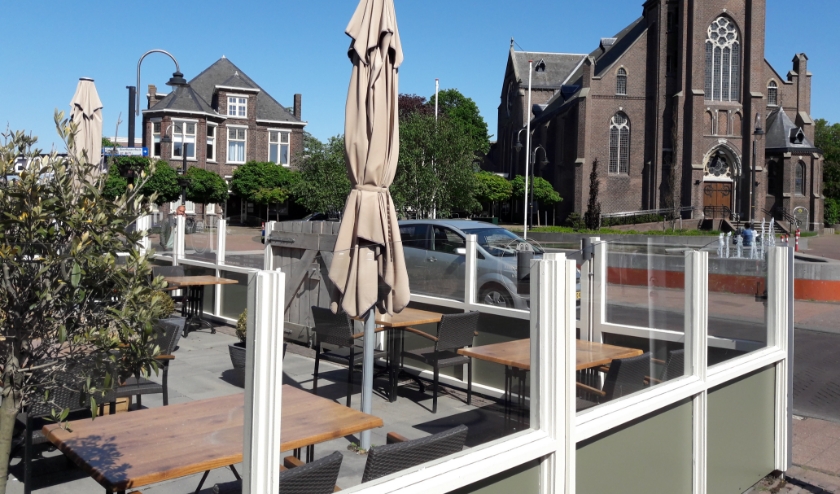 Vanaf volgende week mag de horeca, zoals in de Herenstraat, gedeeltelijk weer open. | Foto: MV