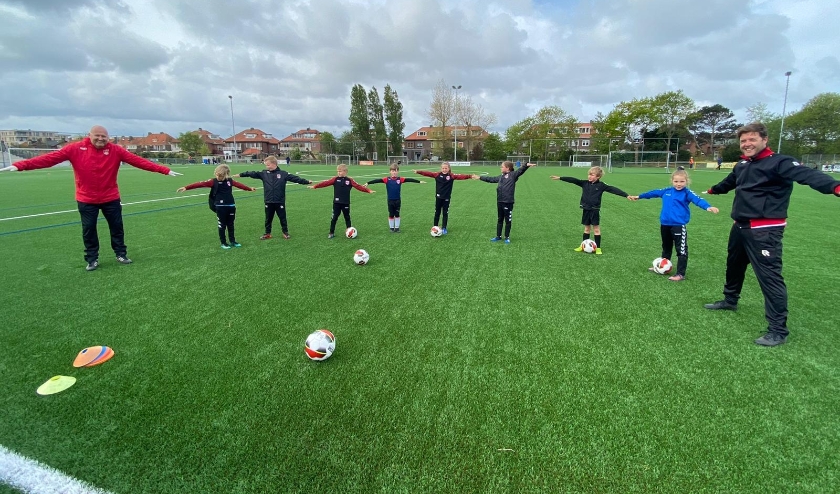 Bij V.v. Noordwijk konden de junioren zaterdag weer trainen. | Foto: IV