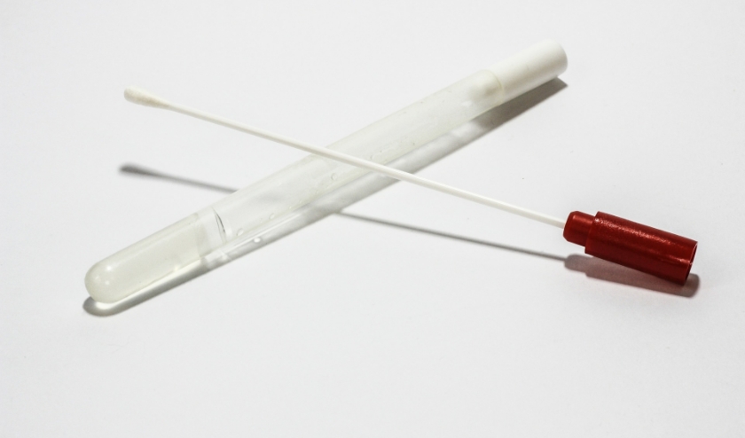 Lichte verkoudheidsklachten? Vraag ook dan een coronatest aan.