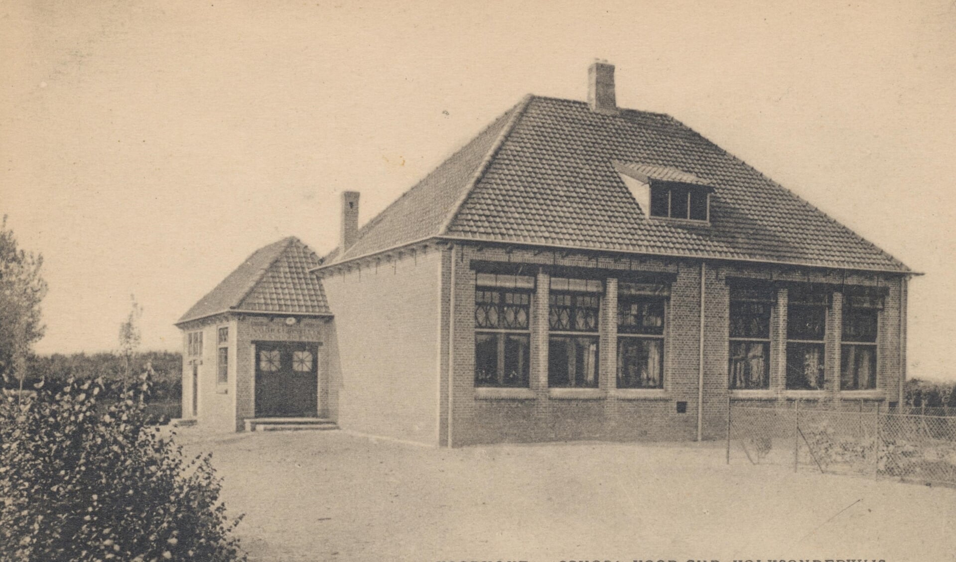 De voormalige Christelijke school Jacoba van Beierenweg omstreeks 1923.