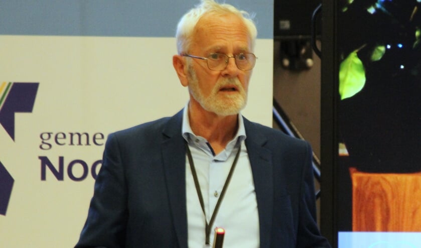 Jaap de Moor bepleit meerjarenspreiding van kosten voor de verbetering van huisvesting en dienstverlening. WS