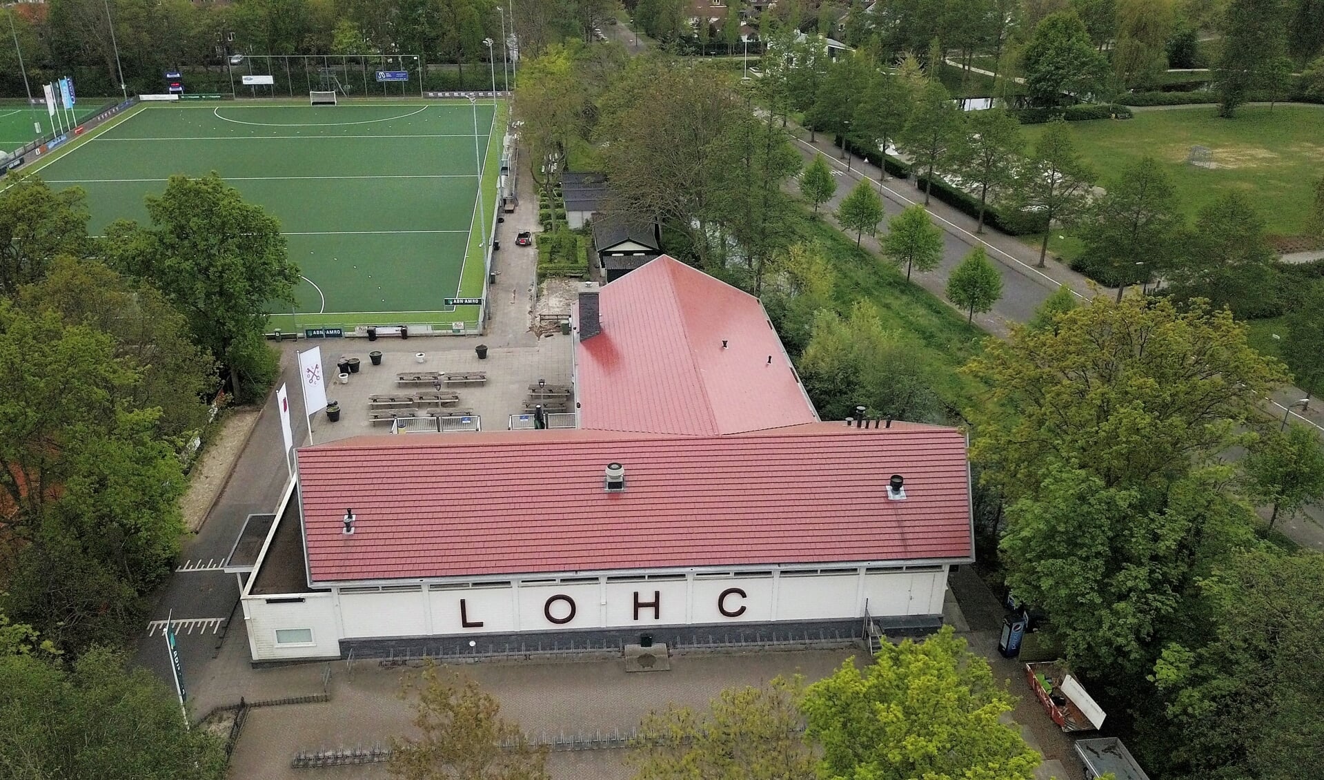Het clubgebouw van LOHC.