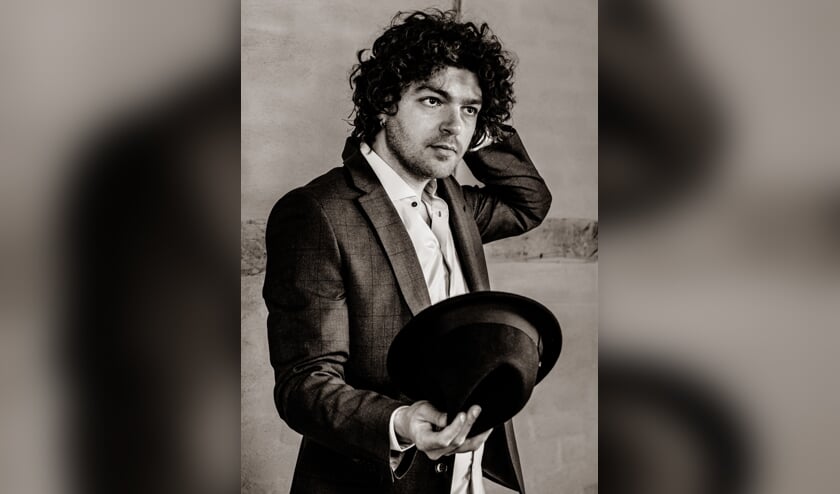 <p>Flip Noorman brengt een hommage aan Leonard Cohen in Floralis. </p>