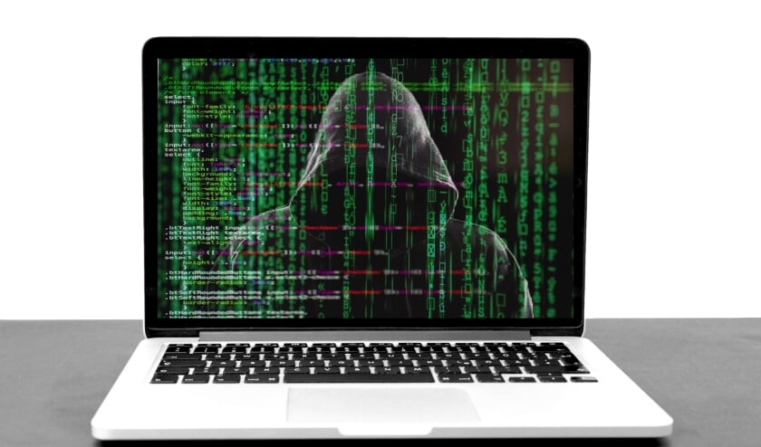 Ouderen zijn relatief vaak het slachtoffer van cyberfraude of babbeltrucs om bijvoorbeeld bankpasjes mee te geven aan een zogenaamde bankmedewerker.
