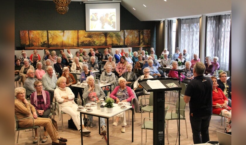 <p>Koos van der Bent vertelt boeiend over de KNRM. </p>