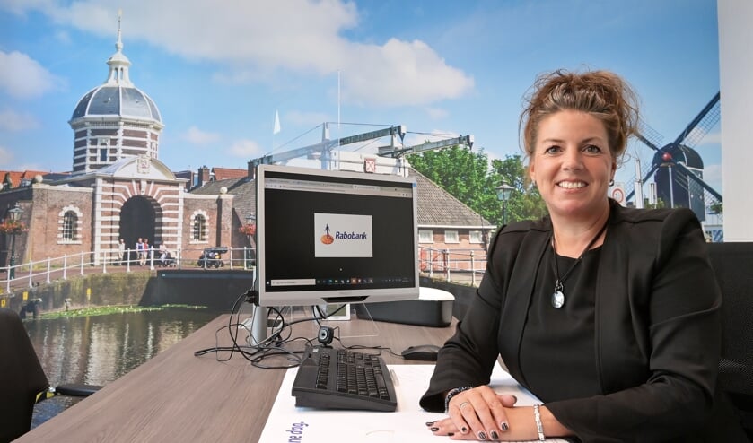 <p>Mariëlle Koolmoes, medewerker Rabobank in de regio: “Ik moedig mensen echt aan over hun zorgen te spreken. Dat is het begin van een oplossing. Praten helpt.”</p>