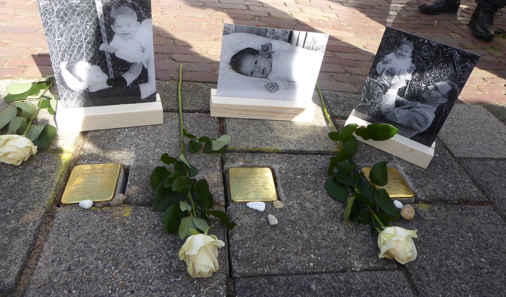 In de Quarles van Uffordstraat werden stolpersteine gelegd ter nagedachtenis aan de familie Mendels.