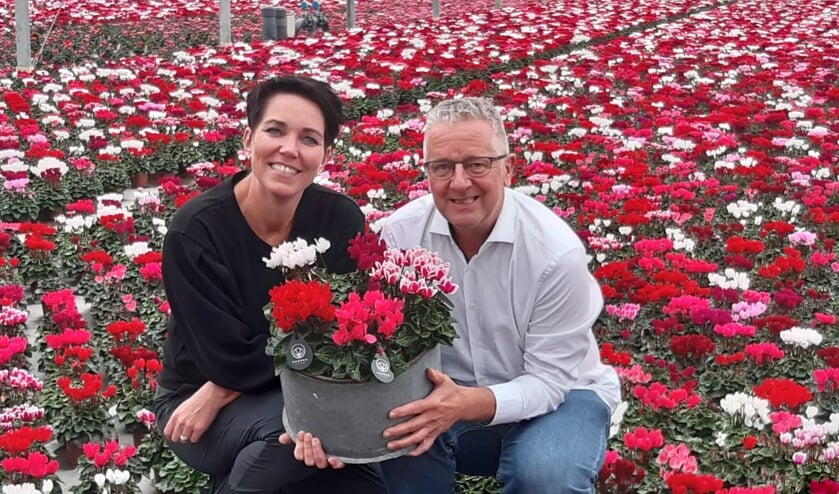 <p>V.l.n.r. Vivien Zweekhorst projectleider en Peter Rodenrijs productmanager.</p>