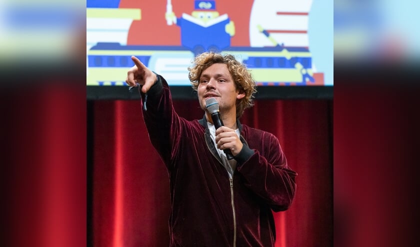 Soy Kroon opende de Kinderboekenweek in de Muze. Ruim 200 leerlingen van verschillende basisscholen genoten van de interactie met hem.