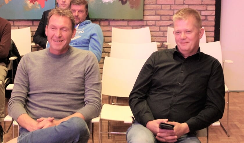 NOV-voorzitter Arjan van den Akker en penningmeester en horecaman Pieter van der Geest toonden zich tevreden met de steun van de gemeenteraad.