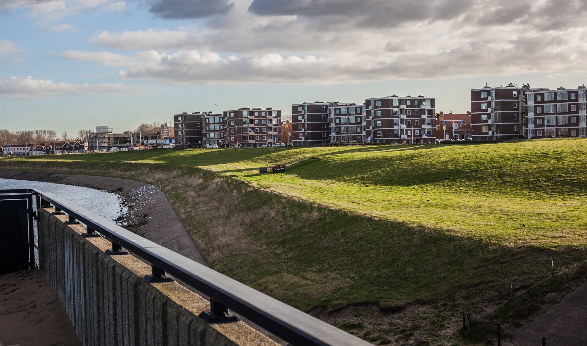 Het Wantveld aan de Rijnmond is volgens het provinciebestuur .... | Foto: Adrie van Duijvenvoorde