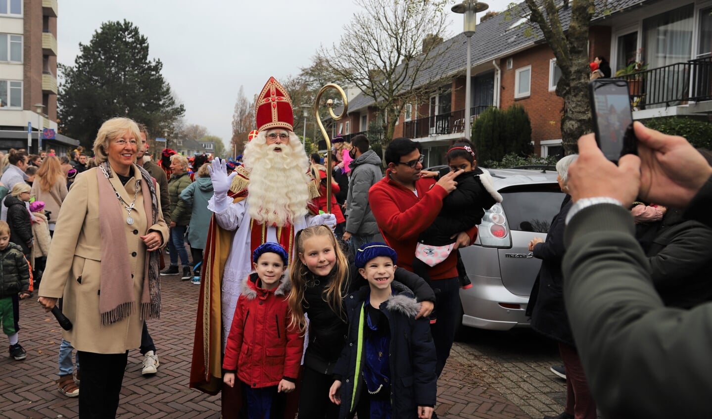 Op de foto met Sinterklaas bij de Oranjegalerij