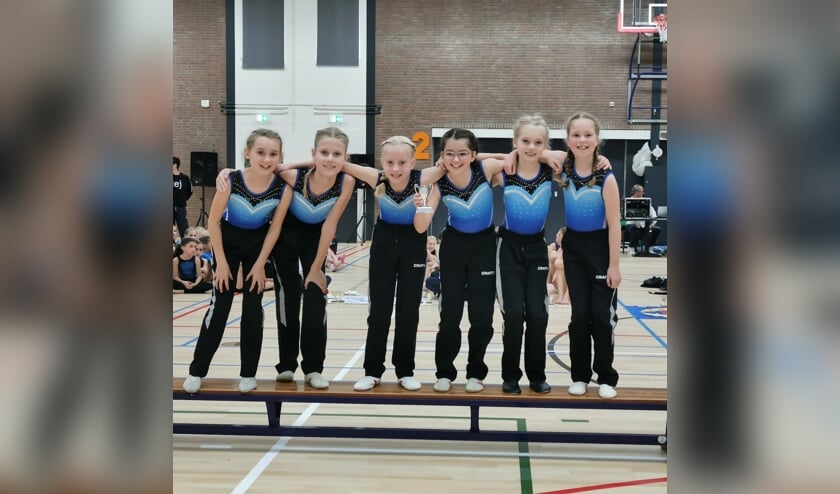 <p>Het prijswinnende jeugdteam van Fit Lisse.</p>