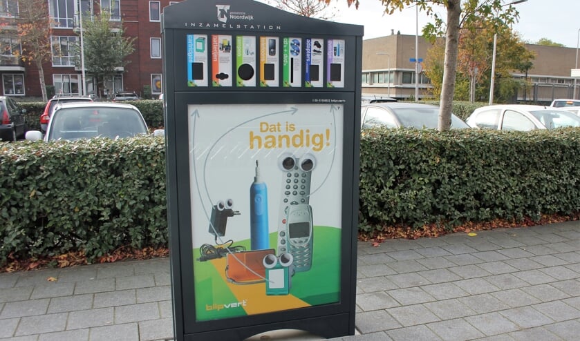 <p>Op meer dan tien plaatsen in de gemeente Noordwijk zijn deze opvallende inzamelstations geplaatst.</p>