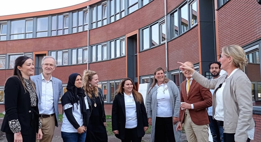 <p>Belangstellenden kregen een rondleiding door het COA-woongebouw. | </p>