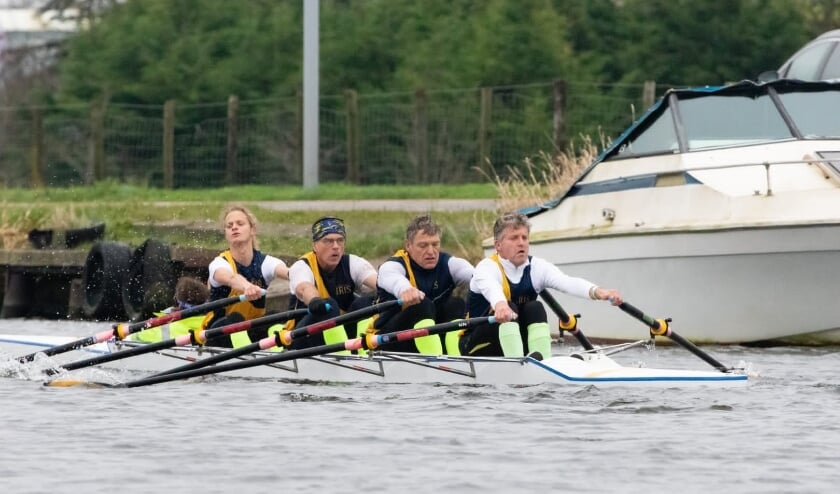 <p>De Iris-roeiers tijdens The Hour op de Ringvaart. | Foto: pr</p>
