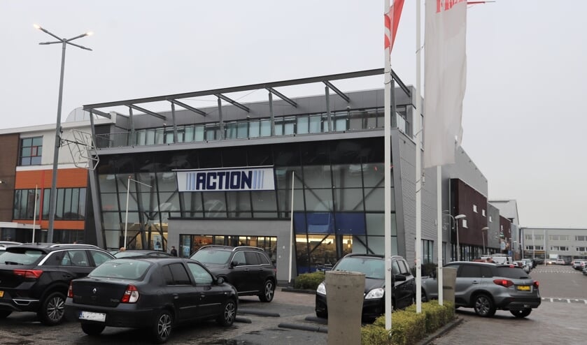<p>De vestigingen van Jumper en Action op De Baanderij zijn vooralsnog gewoon open.</p>