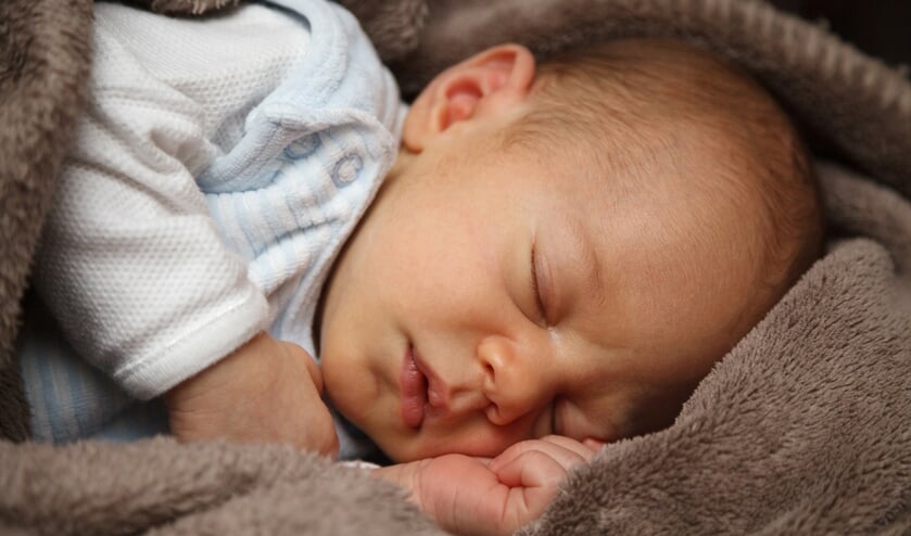 Babynamen worden steeds korter en de genderneutrale naam is in opkomst, meldt de site Babynamen.nl.
