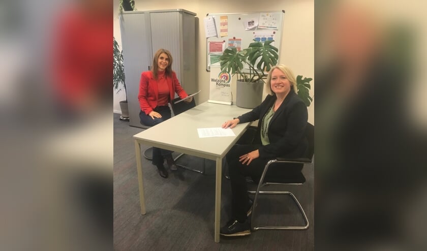 <p>Nyncke Morat (links) en directeur Esther Tait. | Foto: pr</p>