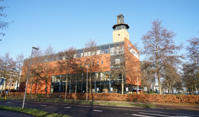 <p>In de voormalige Levensstroomkerk aan de Elisabethhof 5 in Leiderdorp wordt vanaf 10 januari gevaccineerd tegen corona. Mensen die een eerste of tweede prik komen halen, kunnen zonder afspraak terecht. Voor een derde prik of booster is wel een afspraak nodig. </p>