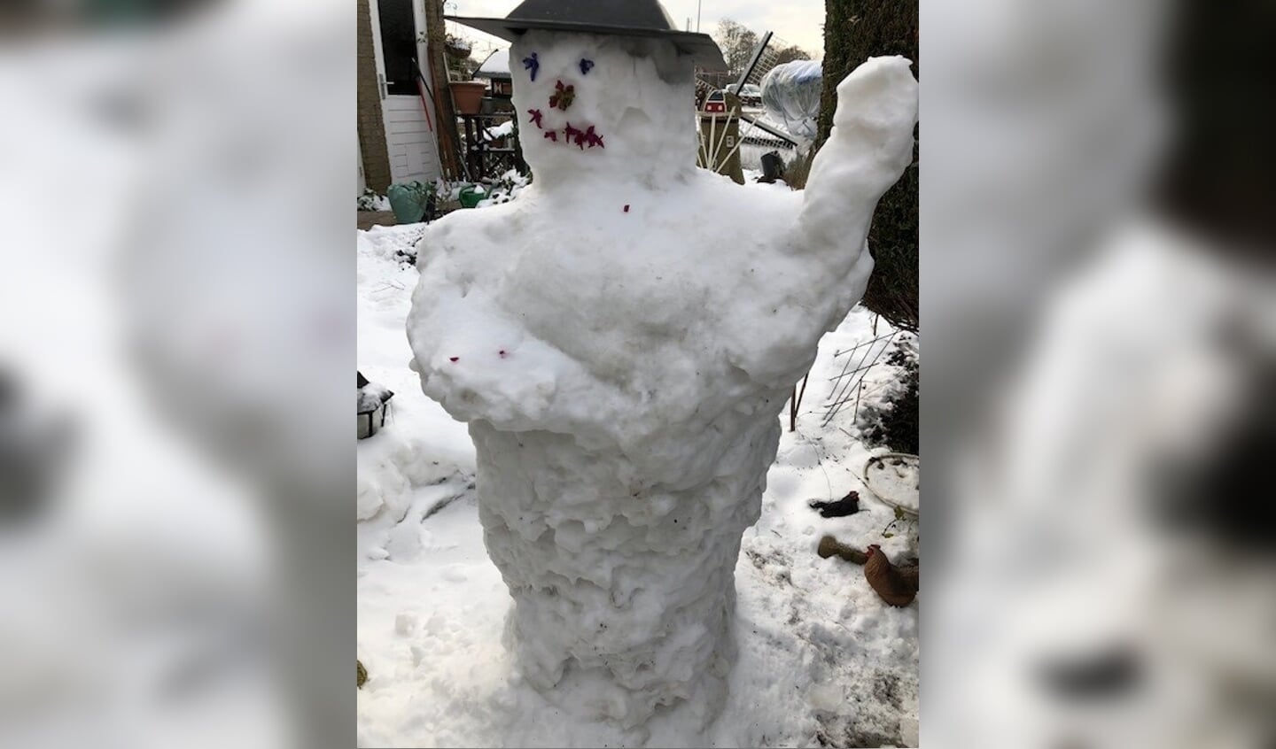De familie Van der Meer stuurde deze sneeuwpop in. 