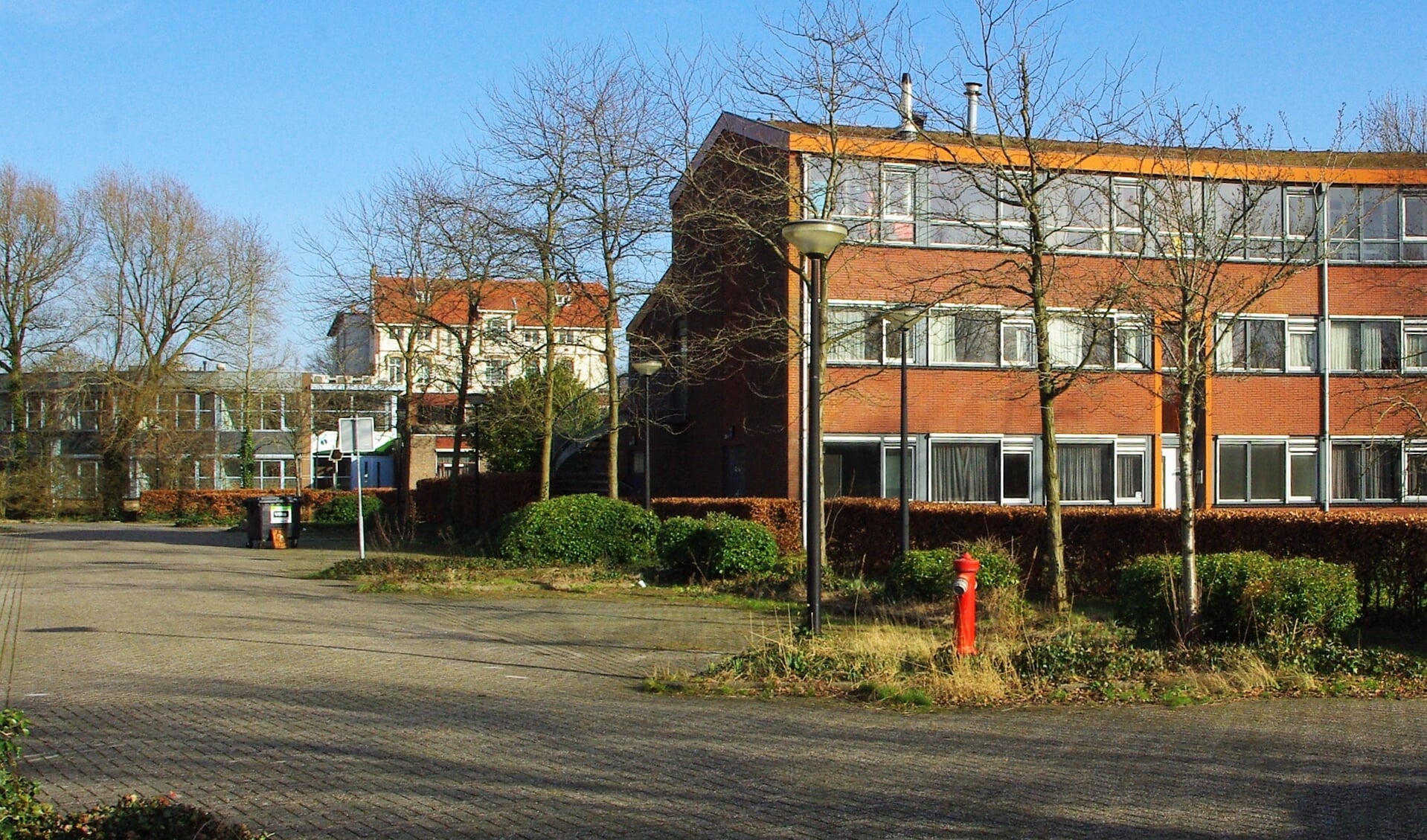 De VVD hoopt de overige partijen achter zich te krijgen in een plan om te onderzoeken in hoeverre het mogelijk is om prioriteit te geven aan versnelde permanente bewoning boven tijdelijke huisvesting van vijf jaar of langer. 