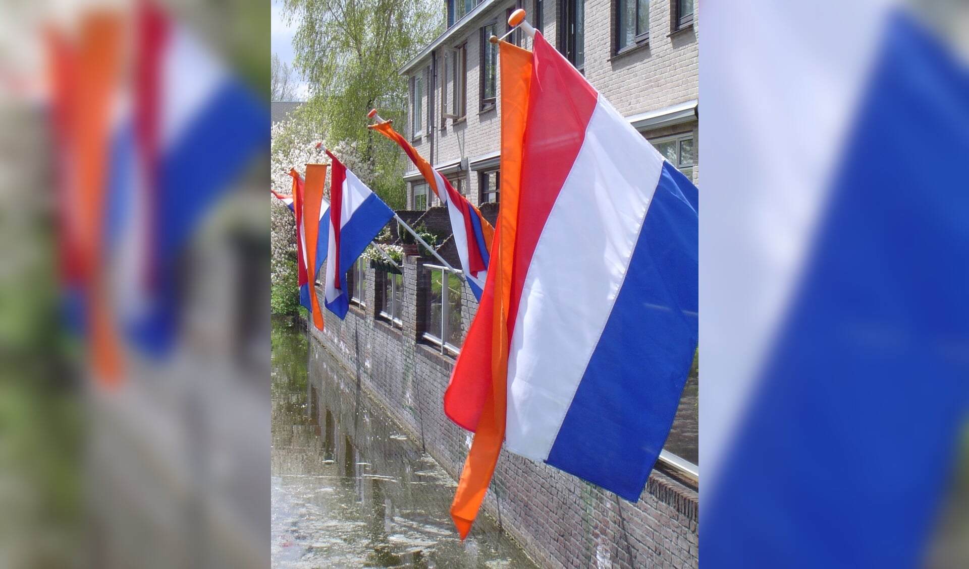 De Oranjevereniging Leiderdorp hoopt dat bij veel Leiderdorpse huizen op Koningsdag de vlag met oranje wimpel uitgestoken wordt. 