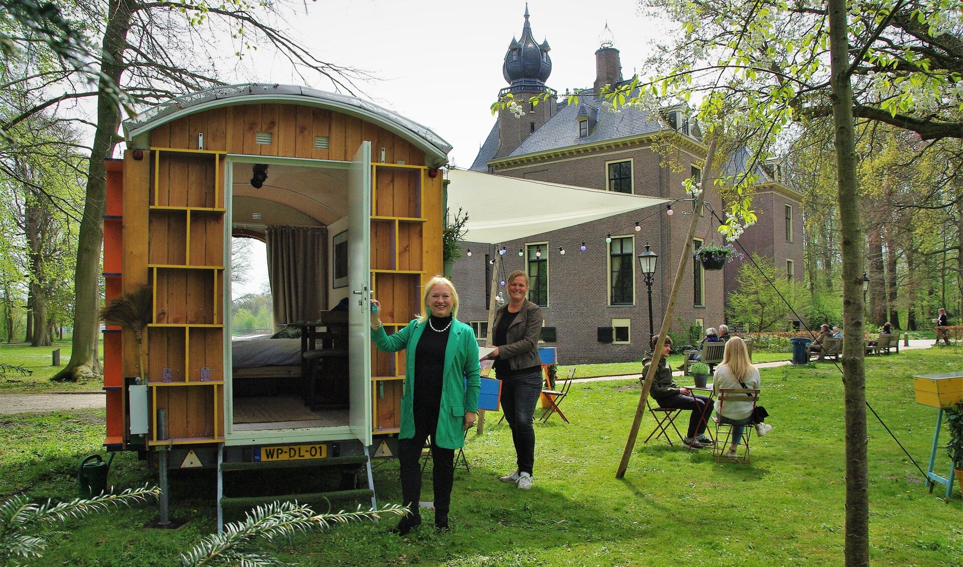 Het Pop-Up Streekhuis staat weer bij Kasteel Oud Poelgeest. | Foto Willemien Timmers