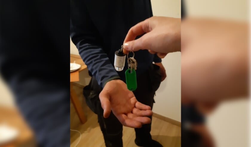 De match is gemaakt, de eerste jongere in de Leidse regio krijgt zijn sleutel van zijn 'kamer met aandacht'.