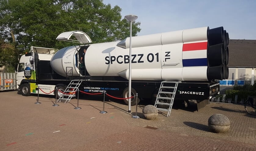 <p>De SpaceBuzz op het schoolplein van 't Bolwerk aan de Klerkenhof in Leiderdorp. </p>