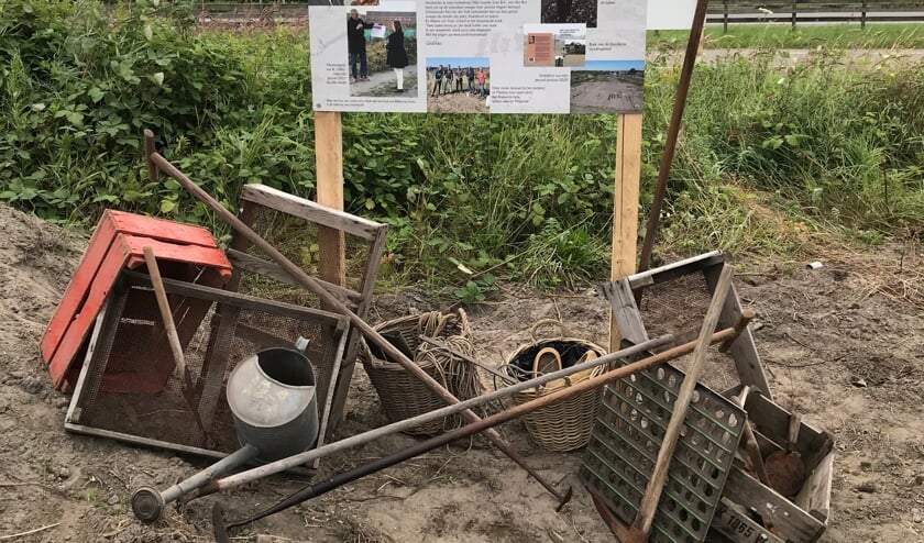 <p>Fotopanelen vertellen de geschiedenis van tuinbouw in de Zanderij. | Foto: Gerard Bol</p>