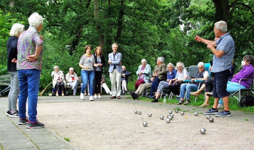 <p>Elke donderdagmiddag zal er gelegenheid zijn om wedstrijdjes jeu de boules te spelen. | Foto Willemien Timmers</p>