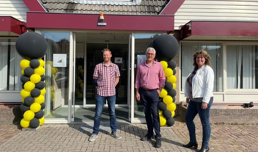 <p>Raimon Spigt (penningmeester ODI), Sjaak van den Berg (wethouder) en Adry Beugelsdijk (voorzitter ODI) | Foto: PR.<strong> </strong></p>