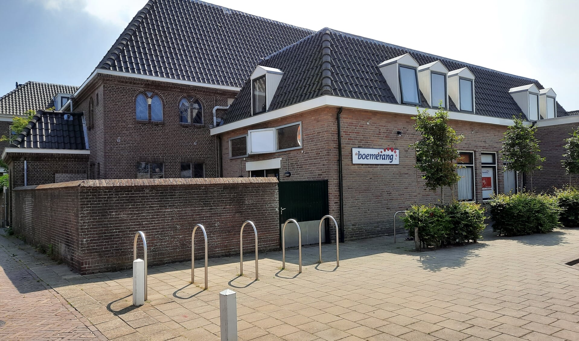 Sociëteit de Boemerang in de Huetingstraat in Katwijk aan den Rijn. | Foto: SKvD