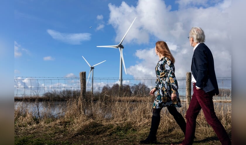 Windmolens De Watergeuzen staan langs de A4 bij afrit Zoeterwoude. | Foto: Winand Stut Fotografie