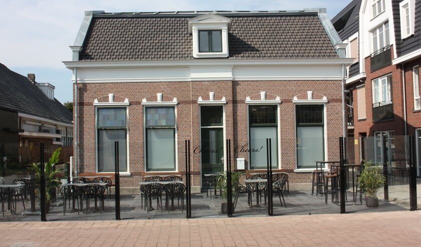 <p>De gevel bevat sierstenen boven de raamkozijnen in een zogenaamde getoogde rollaag. | Foto: PR</p>