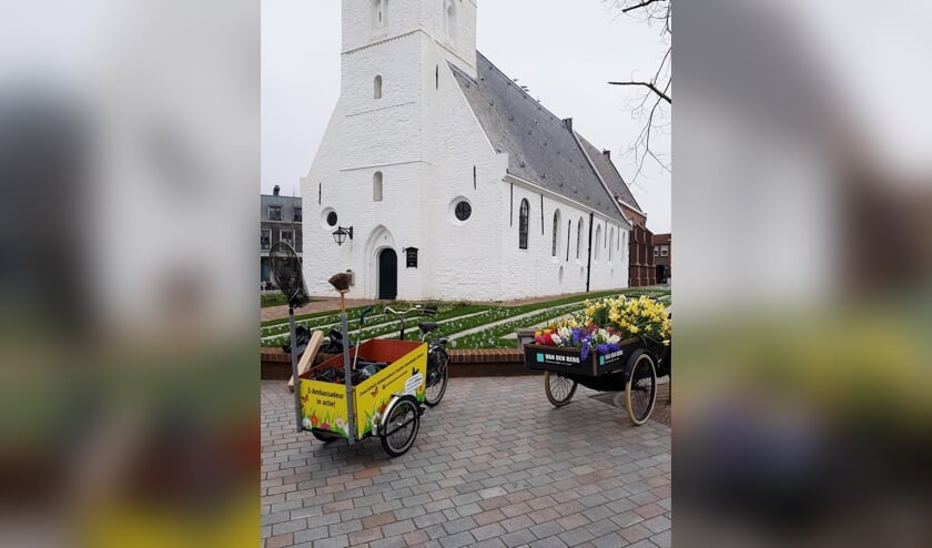 <p>De bakfiets van de Z-Ambassadeurs bij de Witte Kerk. | Foto: PR</p>