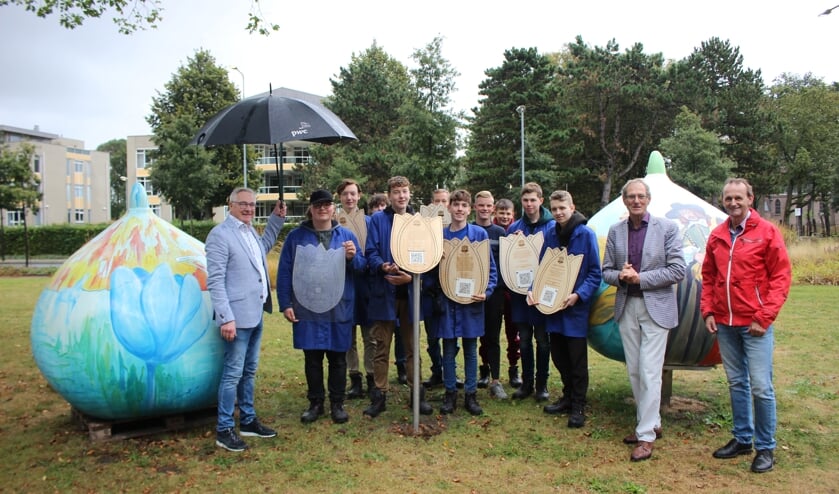 <p>Een mooie samenwerking tussen het Fioretti College Hillegom en Gildemeesters Bollenstreek.</p>