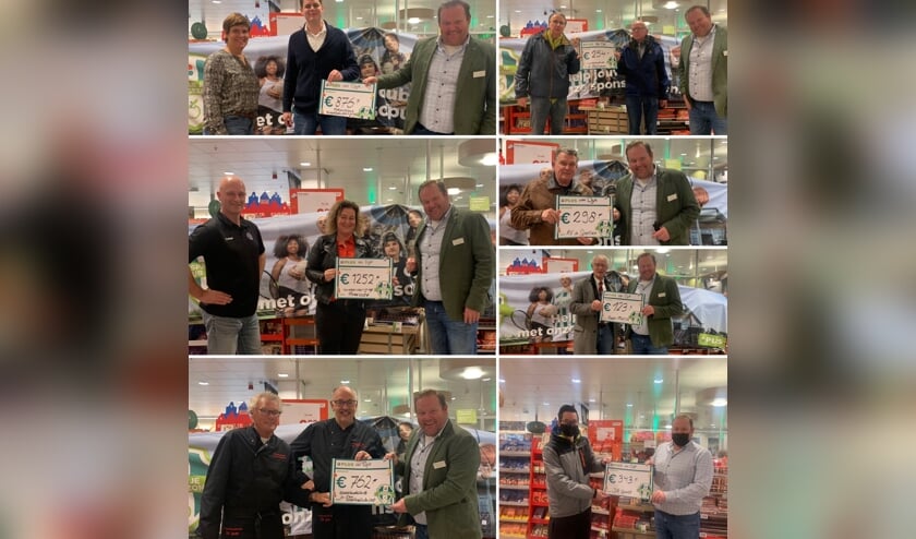<p>Suoermarkteigenaar Joop van Dijk reikt een deel van de cheques uit aan de vertegenwoordigers van de clubs. | Foto: pr.</p>  