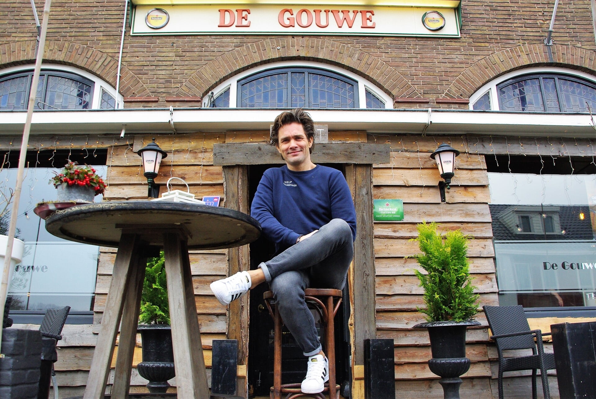 Chris Schollaardt wil Café de Gouwe graag weer opengooien. 'Dat kan veilig'. | 