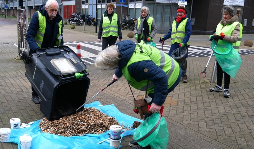 <p>De peukenoogst van de laatste drie maanden van 2021.</p>