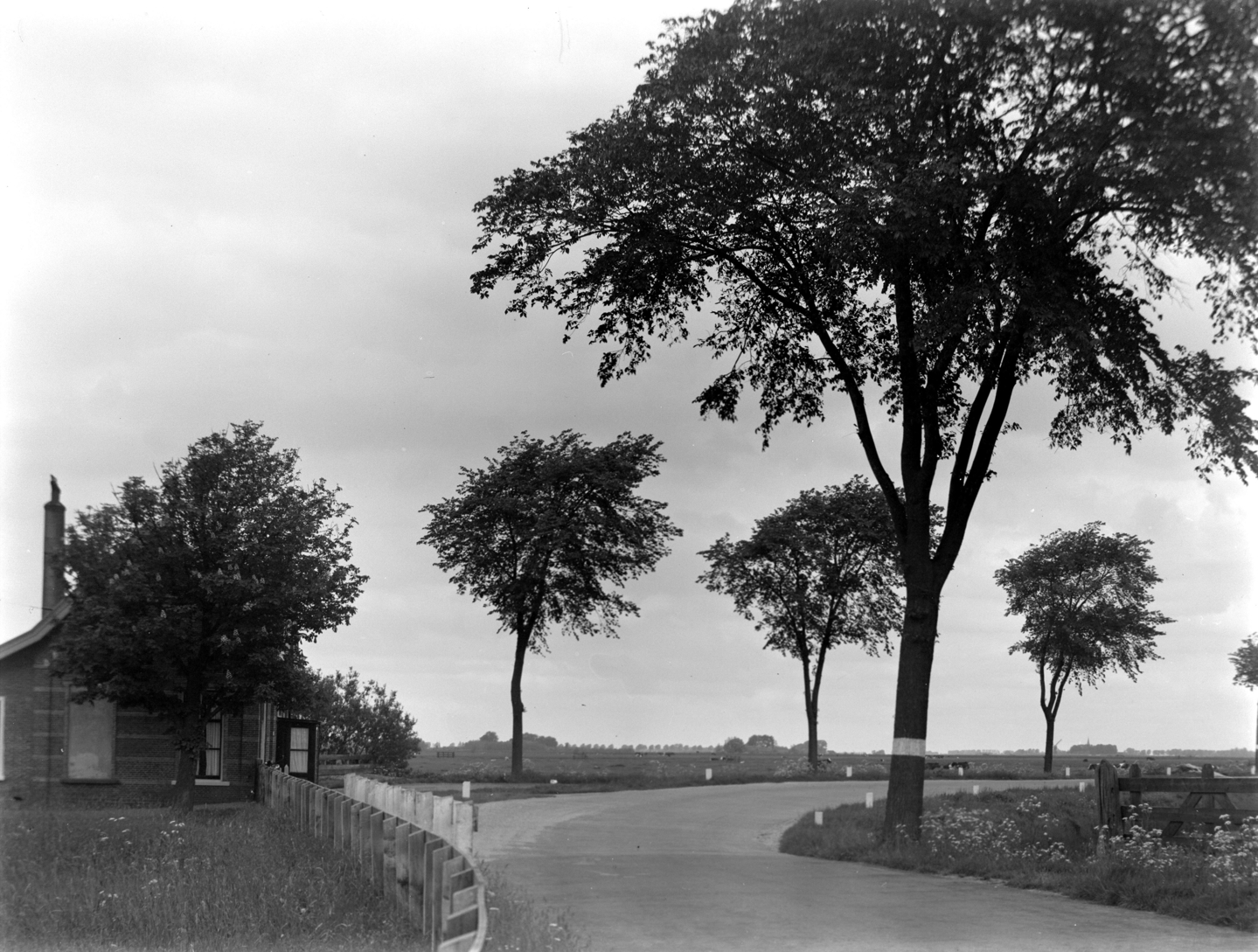 Het tolhuis waar het echtpaar van der Meer woonde. Het tolhek is op deze foto uit 1936 al verdwenen.