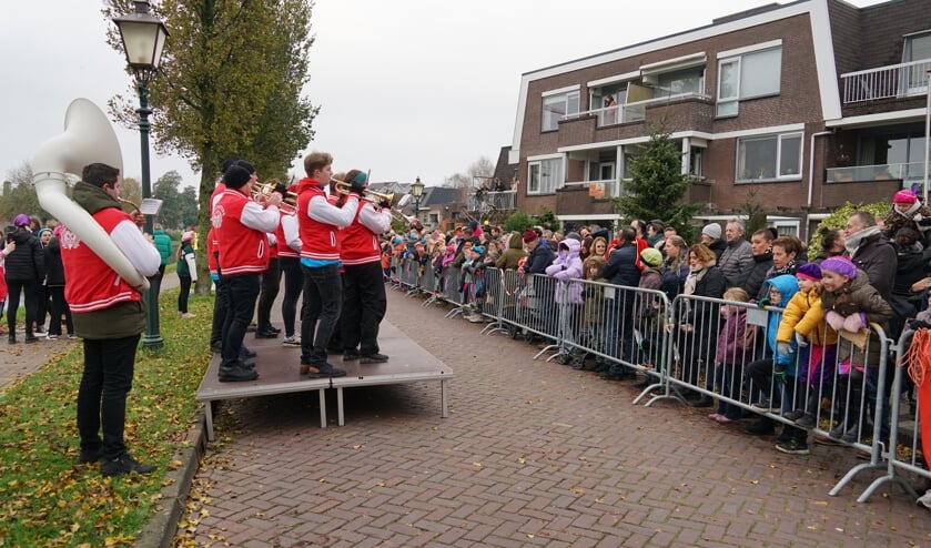 Optreden van de Maretoeters.