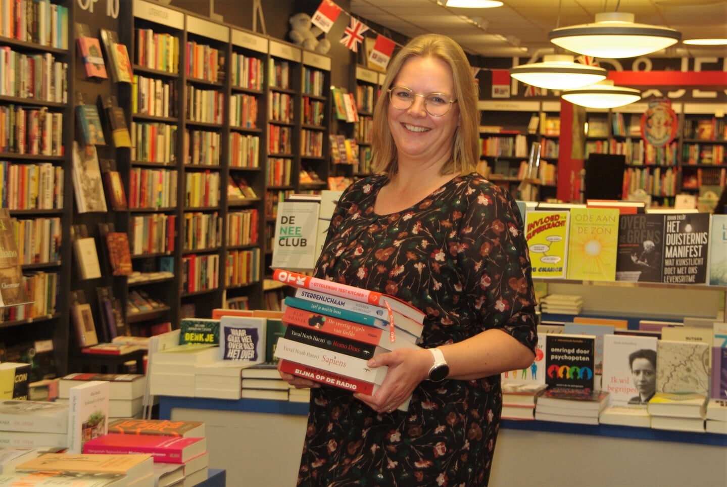 Anne Rasmussen voelt zich thuis in de boekhandel. | 