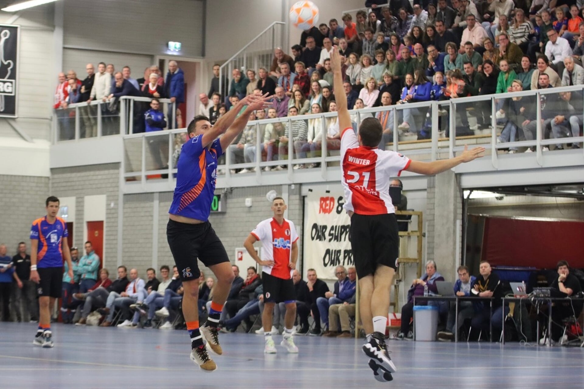 De wedstrijd van Fiks uit Oegstgeest tegen TOP uit Sassenheim was lange tijd spannend. | Foto Esther Verhage