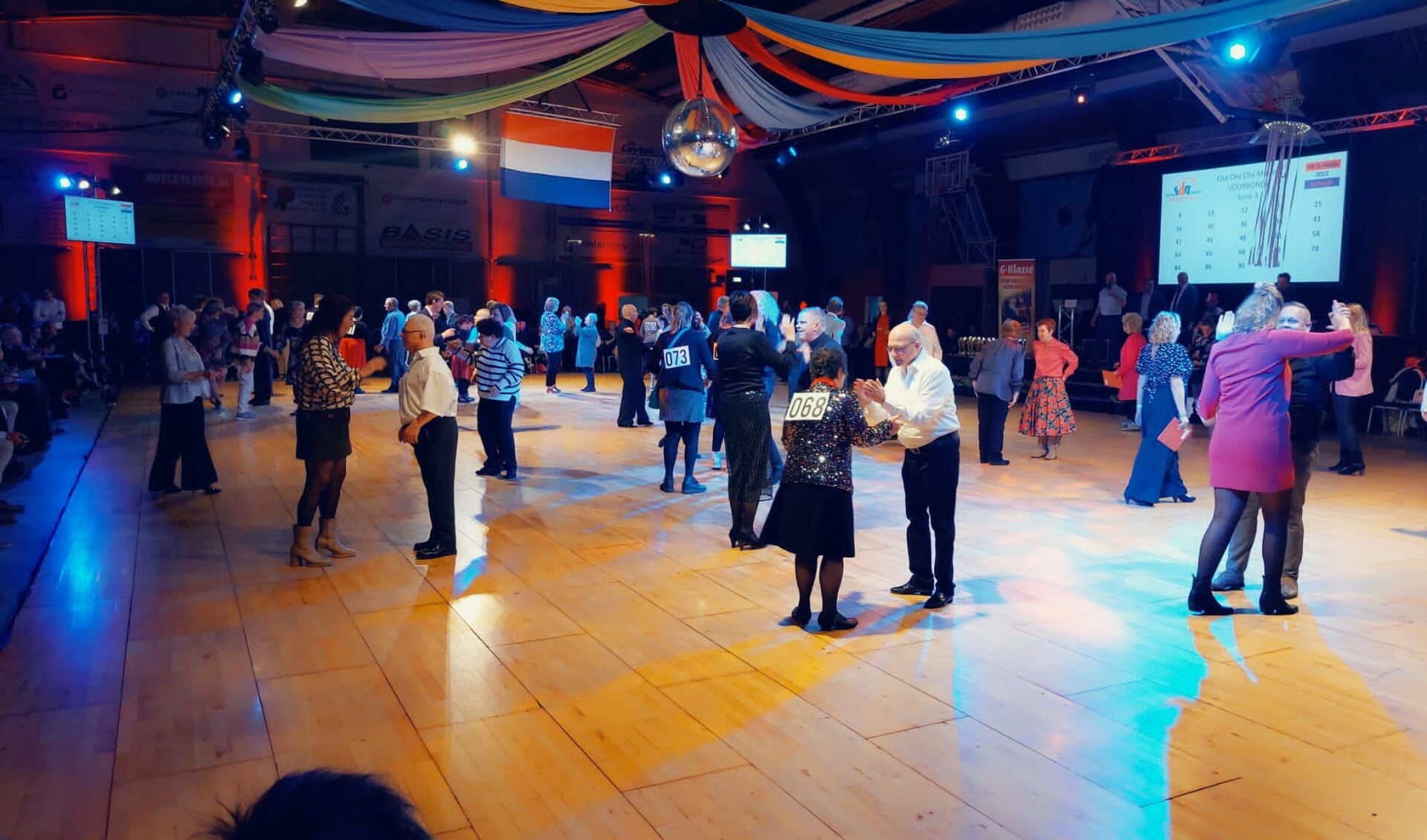 Aan het NK G dansen deden maar liefst 96 dansparen mee. Met goud voor Sjansee. | Foto: pr